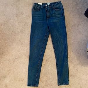 Forever 21 High Rise Skinny Jeans - size 28. Dark denim wash. New w/ tags